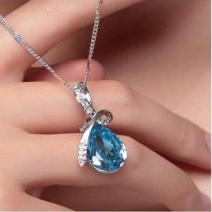 Fashion And Beautiful Austrian Jewelry Crystal..