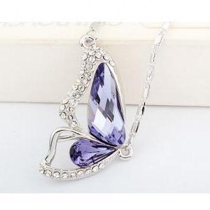 Fashion Dancing Butterfly Necklace