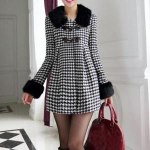 Latest Houndstooth Pleated Woolen Coats With Horn..