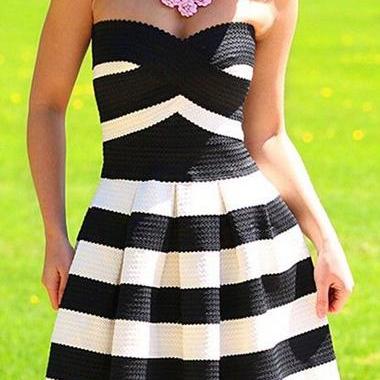 Sweet Strapless Black And White A Line Dress