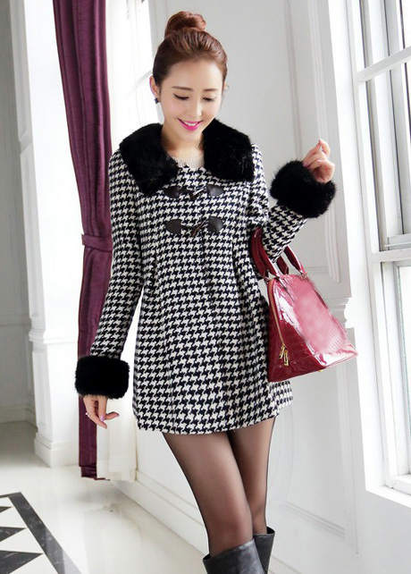 Latest Houndstooth Pleated Woolen Coats With Horn Button - White