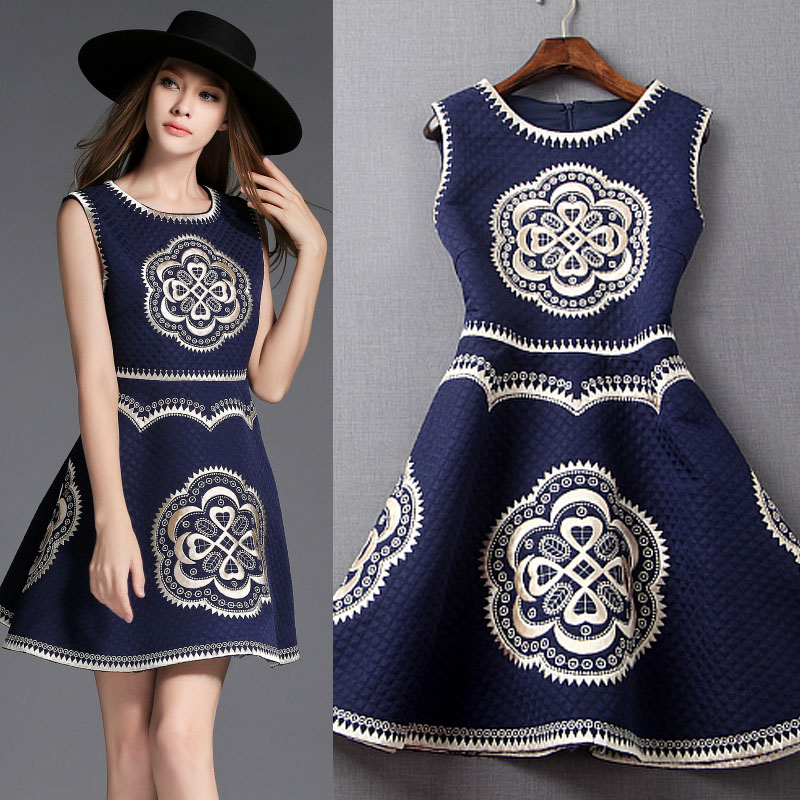 Designer Embroidery Flower Sleeveless Dress For Autumn&winter (2 Colors)